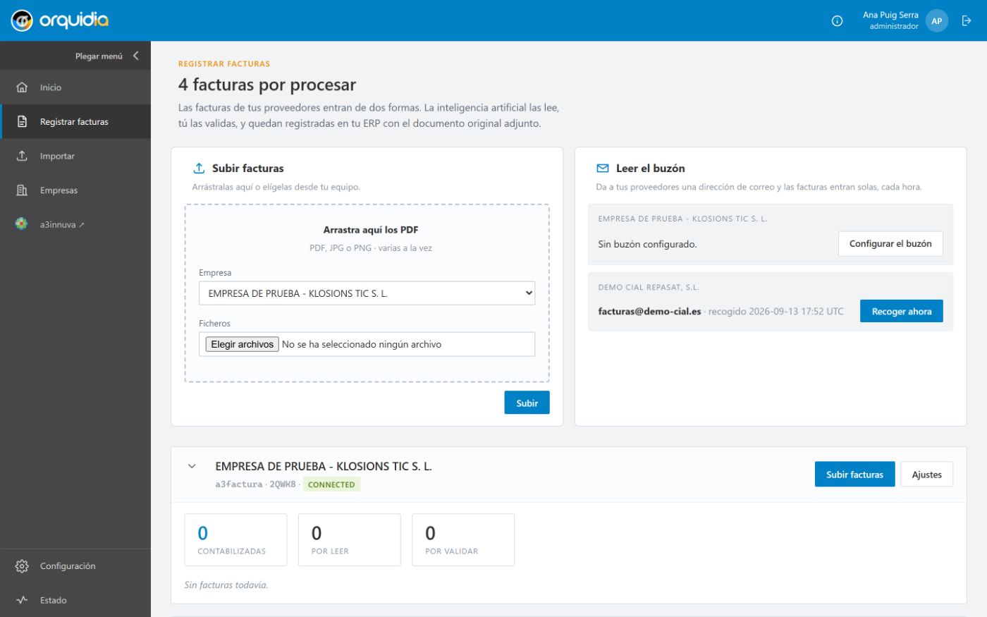 Pantalla Registrar facturas de Orquidia: arriba, lado a lado, la zona para subir los PDF y el bloque Leer el buzón, que muestra una empresa sin buzón con su botón para configurarlo y otra con su dirección, la hora de la última recogida y el botón Recoger ahora. Debajo, la tarjeta de cada empresa.